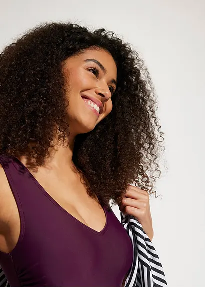 Bonprix Sportlicher Shape Badeanzug Mit V-Ausschnitt - Lila
