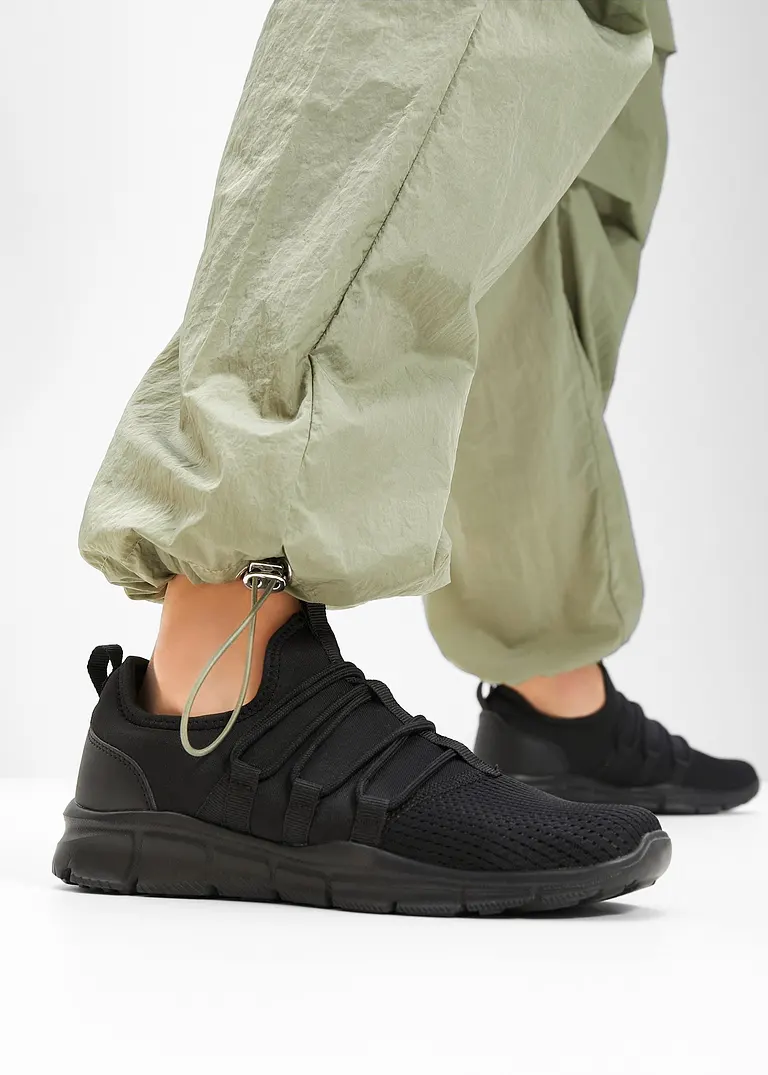 Bonprix Sportlicher Sneaker Mit Einer Aufgesetzten Schnürung - Schwarz