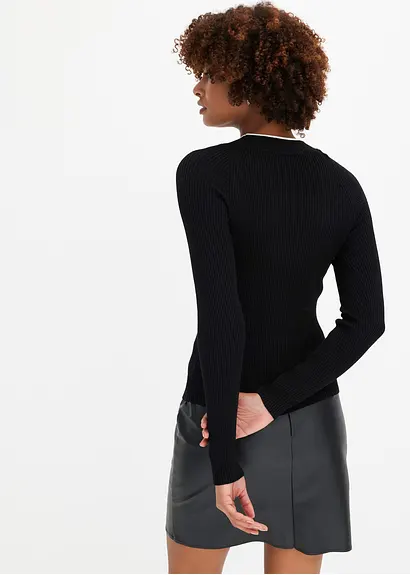 Bonprix Stylischer Pullover Mit Toller Passform Und Cut-Out - Schwarz