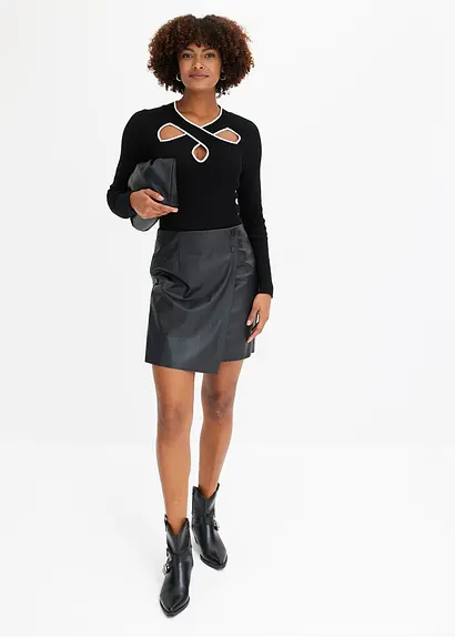Bonprix Stylischer Pullover Mit Toller Passform Und Cut-Out - Schwarz