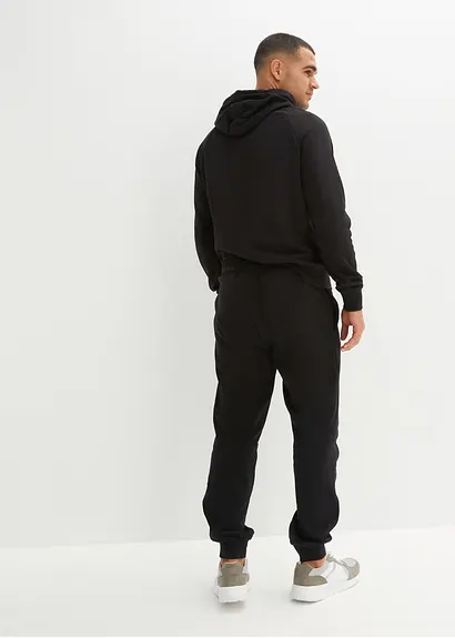Bonprix Toller Jogginganzug Mit Einer Kleinen Stickerei Auf Dem Sweatshirt Und Auf Der Jogginghose Sweatshirt Mit Kängurutasche Maschinenwaschbar