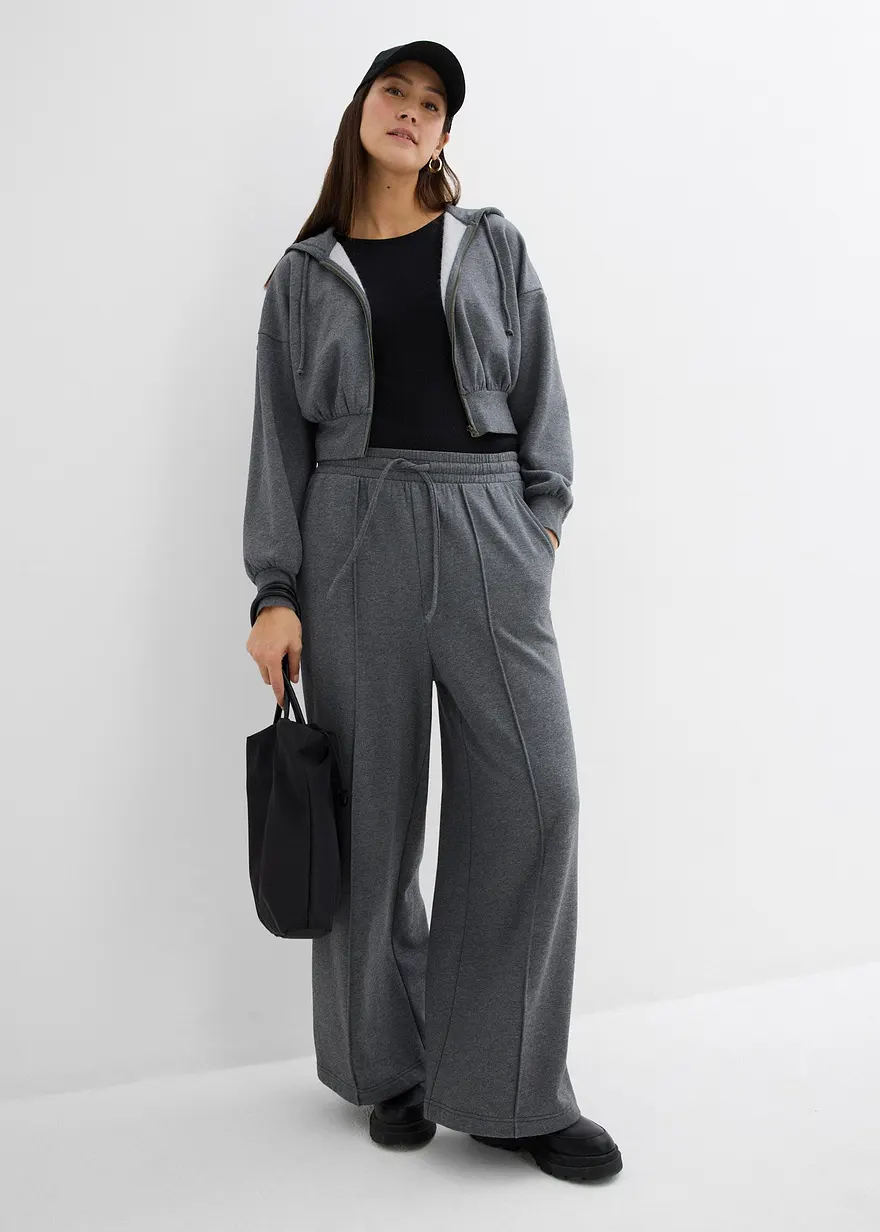 Bonprix Verkürzte Kapuzen-Sweatjacke Aus Weichem Baumwoll-Mix Mit Taschen