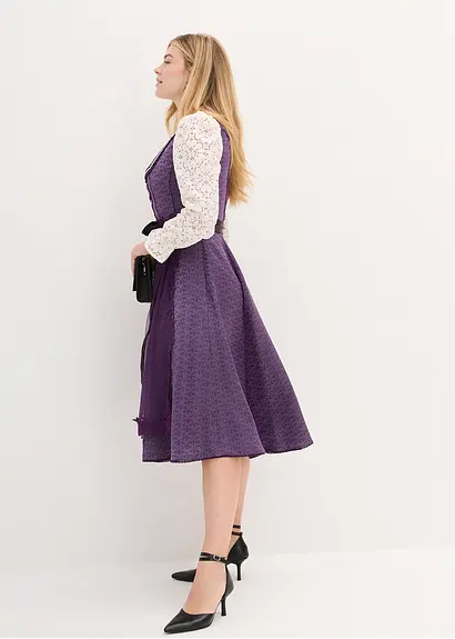 Bonprix Wunderschönes Dirndl Mit Spitzenborte Und Perlen Am Ausschnitt